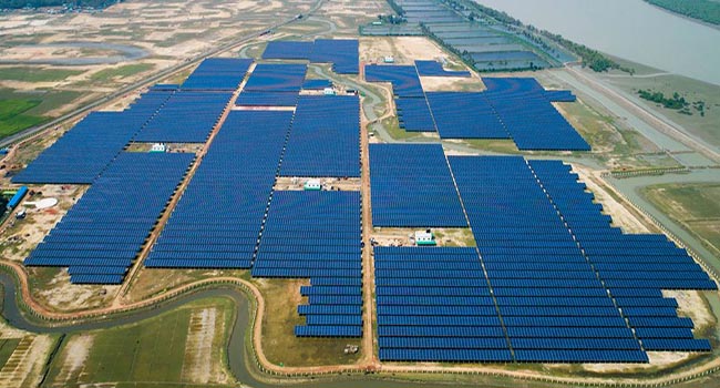  隨著太陽能發電場和屋頂板，孟加拉國向綠色電力目標邁進