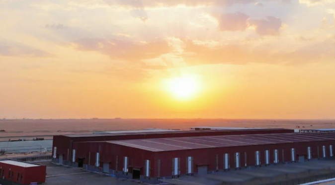 中信博沙特吉達(dá)工廠光伏項(xiàng)目二期正式竣工