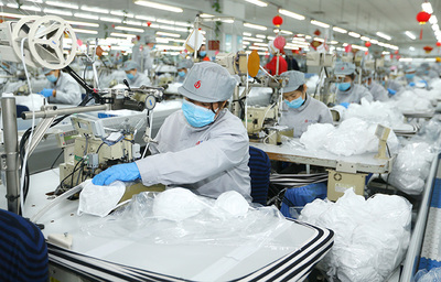 山東即墨:紡織企業轉產口罩 助力新冠肺炎防控